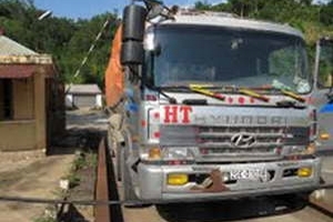 Bắc Kạn: Xe quá tải phá hỏng nhiều tuyến đường