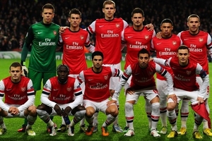 Vụ Arsenal sang VN có thể bị hủy lên báo chí Anh