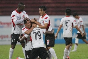 Vòng 12 V-League: Hà Nội T&T chiếm ngôi đầu bảng