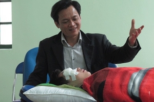 Kỳ lạ “VIP” chữa “yếu” bằng thôi miên