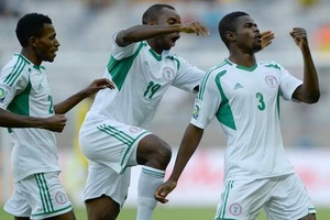 Nhấn chìm Tahiti, Nigeria soán ngôi của Tây Ban Nha