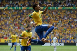 Thần đồng Neymar bị các bác sỹ của Barca chê bai