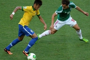 Neymar tỏa sáng rực rỡ đưa Brazil sớm vào bán kết