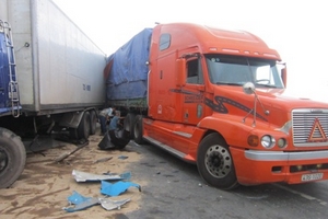 Đà Nẵng: Xe ô tô đầu kéo đâm liên hoàn hai xe khác