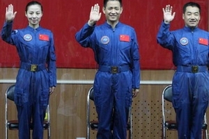 Thần Châu 10 lắp ghép thành công với Thiên Cung 1