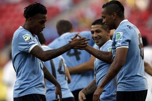 Hủy diệt Tahiti, Uruguay nối gót TBN vào bán kết