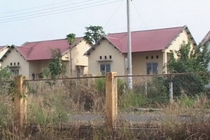 Khu tái định cư thủy điện Sêrêpôk 3 đang bị bỏ hoang