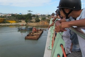 Đà Nẵng: Nam thanh niên ôm giấy đăng ký kết hôn tự tử ở sông Hàn