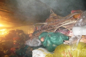 Kinh doanh thực phẩm thiu thối: Hiểm họa khôn lường, chế tài còn yếu