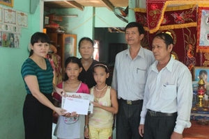 18 triệu đồng đến với 3 chị em cùng lúc mất cha mẹ