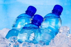 Hà Nội thu hồi 5 loại nước đóng chai nhiễm khuẩn