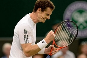 Murray thắp hy vọng, "hung thần" của Federer gục ngã