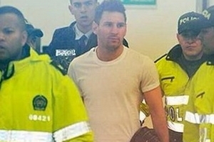 Messi được 10 cảnh sát “áp tải” khi đến Colombia