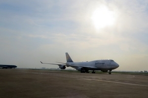 Sân bay Tân Sơn Nhất sửa chữa xong đường hạ cánh