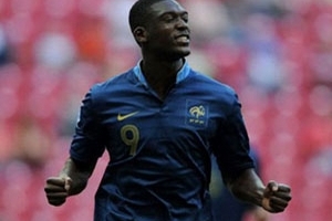 Tân binh Arsenal "nổ súng," U20 Pháp vào tứ kết