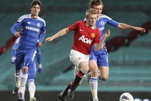 M.U bất ngờ bán thần đồng Mats Daehli với "giá bèo"