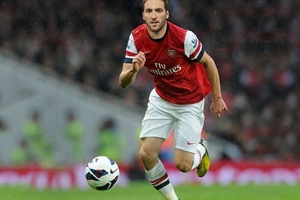 Higuain sẽ cùng Arsenal tới VN với mức giá kỷ lục?