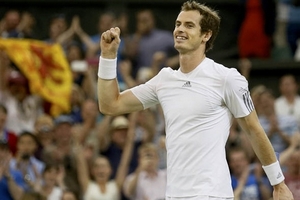 Murray: Chạm một tay vào cúp Wimbledon sân nhà