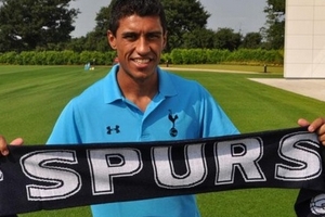 Paulinho chính thức gia nhập CLB Tottenham Hotspur