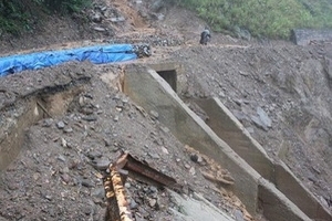 Sạt lở gây ách tắc tuyến quốc lộ 2 Hà Giang-Hà Nội