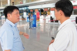 3 chuyến bay bị trễ 30 phút chỉ vì một… co thoát nước