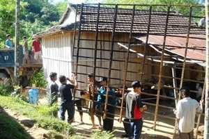 Kon Tum: Hỗ trợ gạo cho các hộ di dời