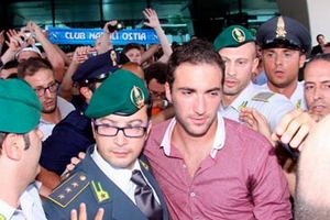 Crespo tin Higuain sẽ bùng nổ trong màu áo Napoli