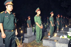 Tuổi trẻ Quảng Ninh thắp nến tri ân các Anh hùng liệt sỹ