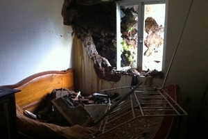 Hải Phòng: Hoảng hồn 200 m khối đá đổ sập nhà, gia chủ may mắn thoát chết