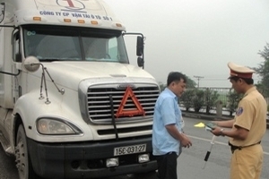 Bộ GTVT “siết” quản lý vận tải hàng hóa container