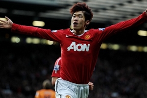 Park Ji Sung chia tay QPR để trở lại "mái nhà xưa"