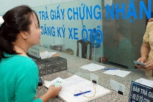 TPHCM: Trả giấy đăng ký xe tận nhà theo yêu cầu