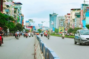 Phó Giám đốc Sở GTVT Hà Nội: Bỏ phân làn là lộn xộn ngay