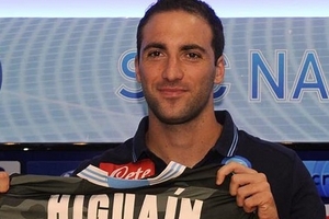 Lịch thi đấu quốc tế: Higuain ra mắt tại sân Emirates