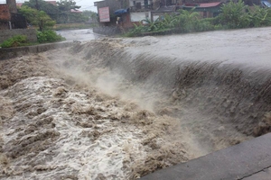 Quảng Ninh: 2 công nhân bị nước cuốn trôi