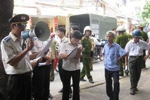 Luật chồng luật, thừa phát lại không tỏ đường tổ chức thi hành án