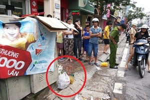 Phát hiện một xác thai nhi bỏ rơi bên vỉa hè
