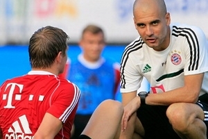 Guardiola: Tôi chỉ là huấn luyện viên bình thường