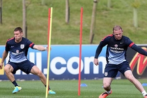 Rooney sung sức khi lên tuyển: Đã quá chán M.U