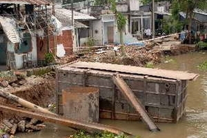 Long An: 100 hộ khắc khoải chờ kè kênh Nước Mặn