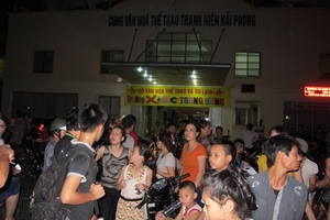 Các nghệ sĩ xiếc biểu diễn bù cho khán giả Hải Phòng