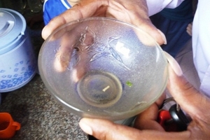 “Vật thể lạ biết ngọ nguậy” trong mỳ tôm