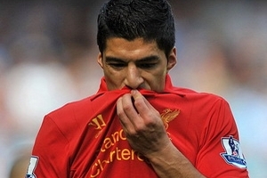 Wenger cay đắng thừa nhận thất bại vụ Luis Suarez