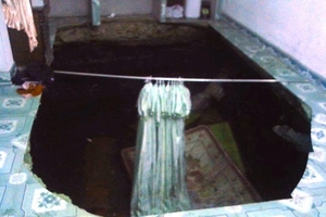 Quảng Ninh: “Hố tử thần” xuất hiện trong đêm làm một người bị thương