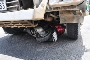 Đà Nẵng: Đau lòng chứng kiến hai mẹ con chết thảm dưới bánh xe chở bê tông