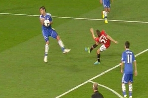 Manchester United xứng đáng được nhận quả penalty?