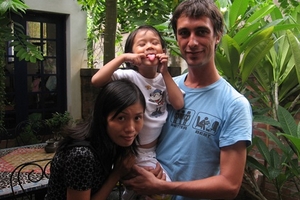 Ông Tây thịt chó