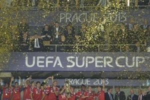 Pep lần thứ tám hạ Mourinho, Bayern đoạt Siêu Cup