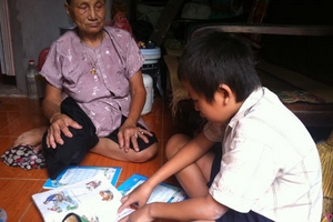 Xóm nghèo với ước mơ sách bút