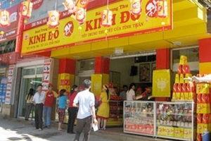 Một tiệm bánh Trung thu Kinh Đô bán hàng quá hạn